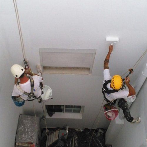 pintarfachadaencomunidaddevecinosenTorrelavega 1920w